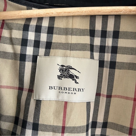 Burberry Vintage Men Black Lawrence Trench Coat with Removable Wool Vest Size 46 - Picture 9 of 16